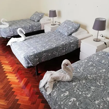 Blue Bairro בית הארחה *