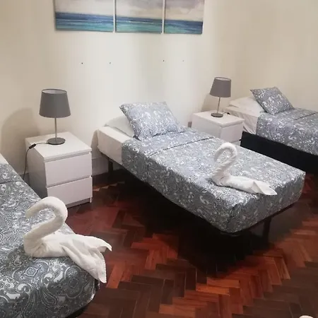 Blue Bairro בית הארחה *