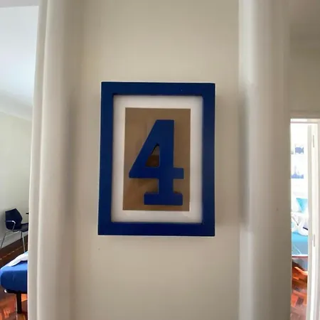 Blue Bairro בית הארחה *